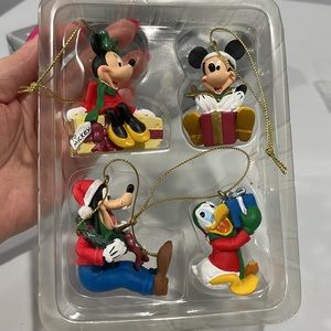 Disney Holiday Collection Miniature 4 ornaments Set Mickey Minnie Goofy